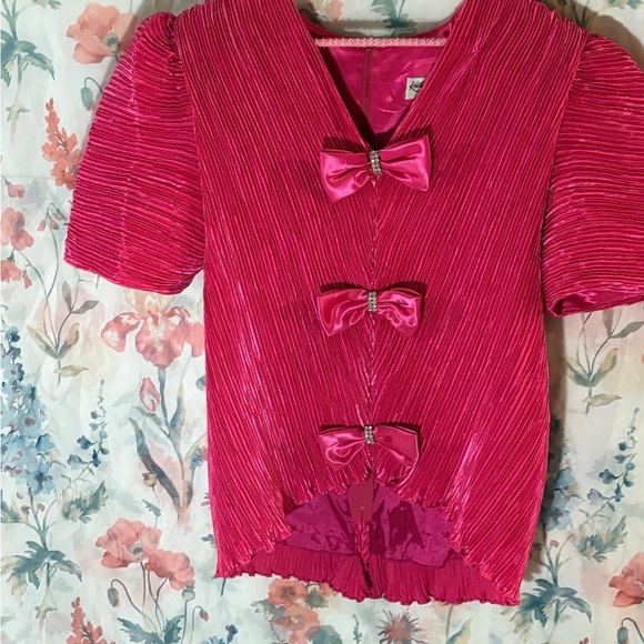 Vintage Elegant Pink Blouse with Bow Accents - Picture 2 of 11